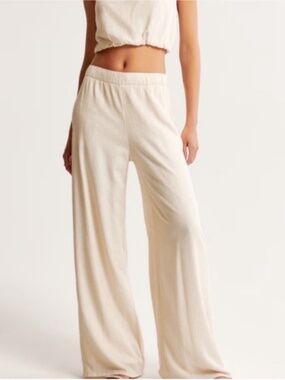 Abercrombie and fitch cream crinkle textured pull on pants